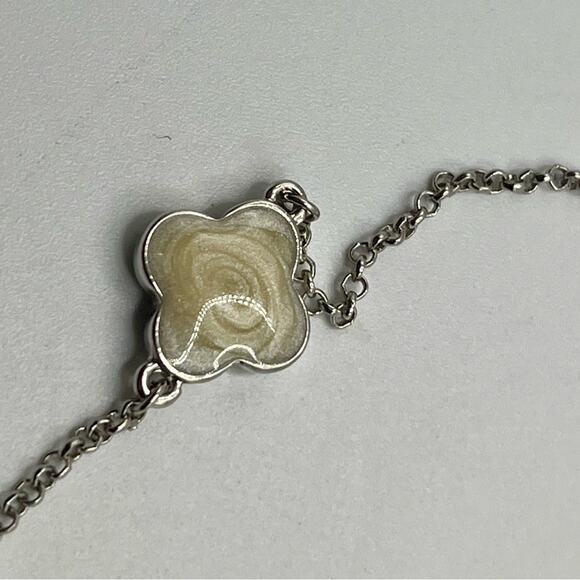 T & R silver tone and cream colored flower necklace - Picture 7 of 8